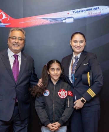 tusas-sehidinin-10-yasindaki-kizi-kanseri-yendi-pilot-koltuguna-oturdu-51d9ZYJD.jpg