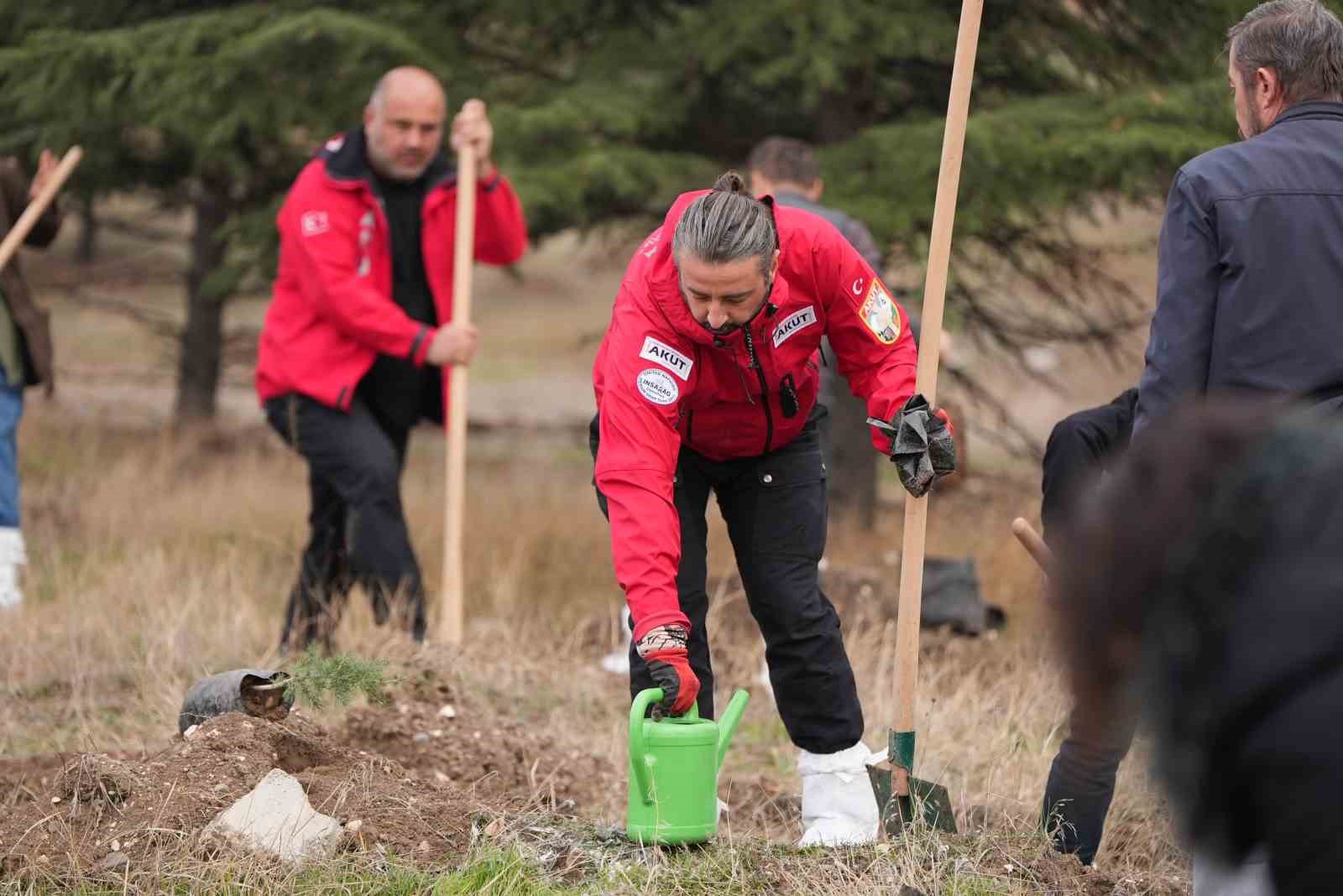 tusas sehitleri anisina binlerce fidan toprakla bulustu 4 yB8d2Qvp