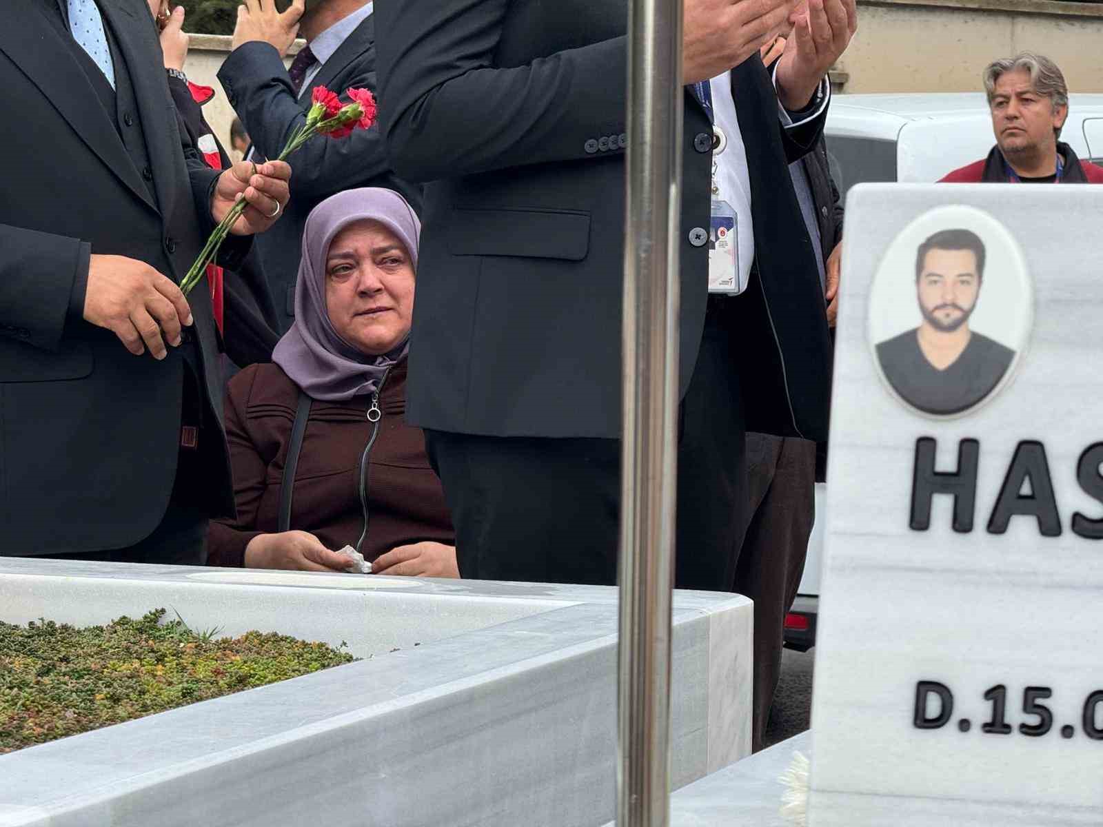 tusasa duzenlenen teror saldirisi sehitleri yil donumunde kabri basinda anildi 3 Ffhr1CsM