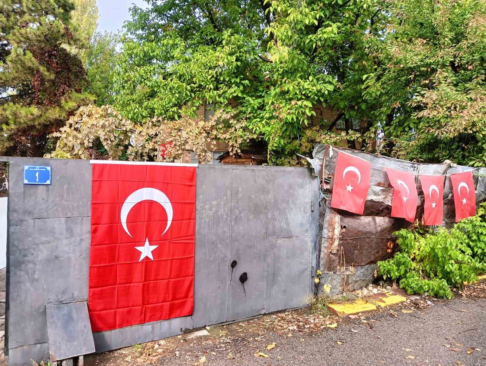 tusasa yonelik teror saldirisinda sehit olan taksi soforunun oglu o kadar agir bir aciydi lVtDGjb9
