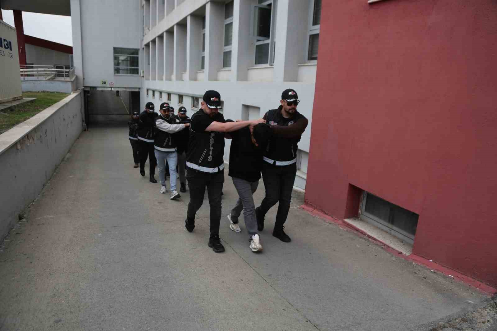 tutuklanan suc orgutu uyeleri 19 yasindaki genci de oldurmus 0 TeeTP8nJ