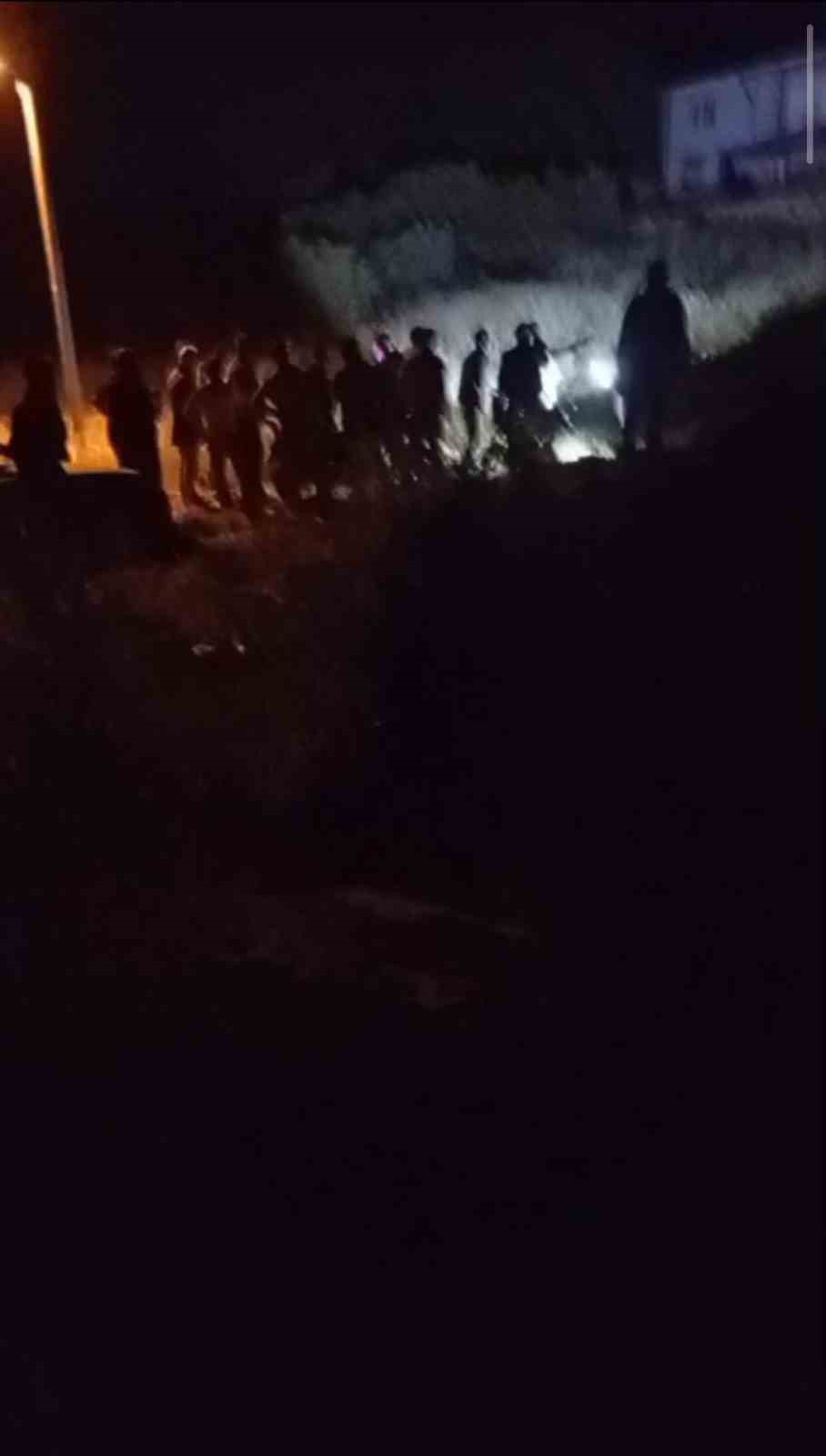 Tütün tarlasına çapa yapmaya giderken kaybolan 57 yaşındaki adam 15 saat sonra evinin yakınlarında bulundu 6 tutun tarlasina capa yapmaya giderken kaybolan 57 yasindaki adam 15 saat sonra evinin yakinlarinda ArYKIAtX
