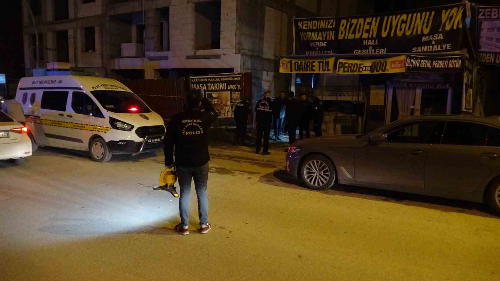 tuvaletini yapmak icin ciktigi insaattan dusen sahis agir yaralandi 1 syAHHAlT