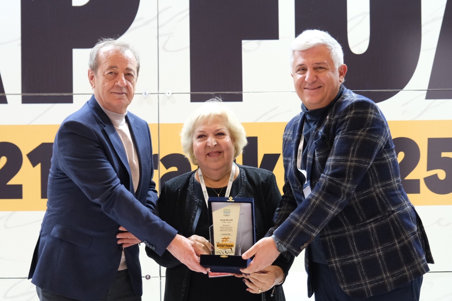 tuyap kitap fuarinda yazar bulusmalari yogun ilgi goruyor 3 ViJMZal8