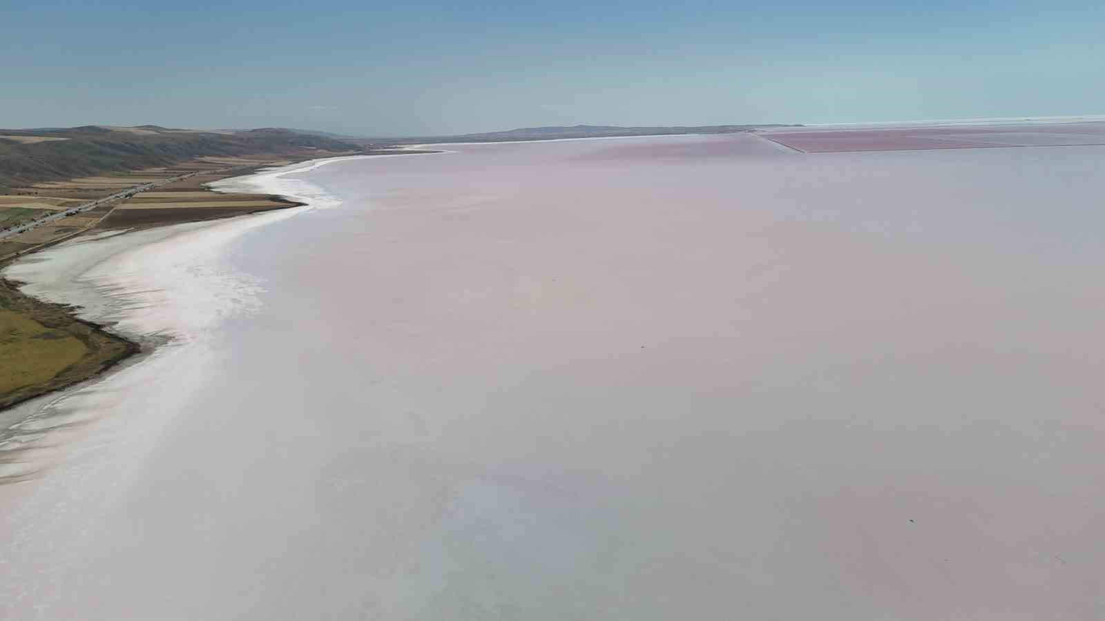tuz golu pembe renge burundu turistler bolgeye akin etti 1 ZaQSY1as