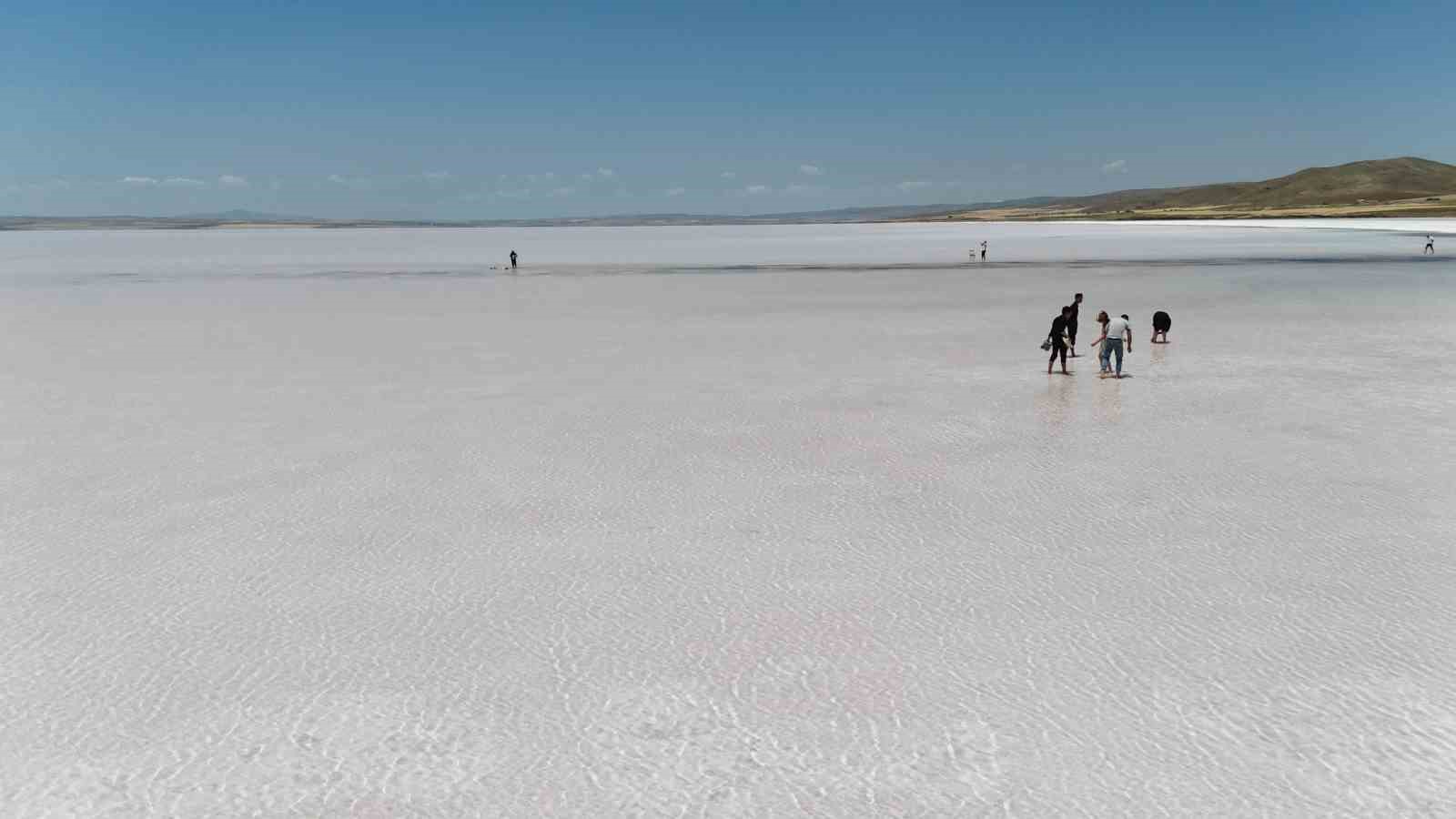 tuz golu pembe renge burundu turistler bolgeye akin etti 4 2IUQFCDU