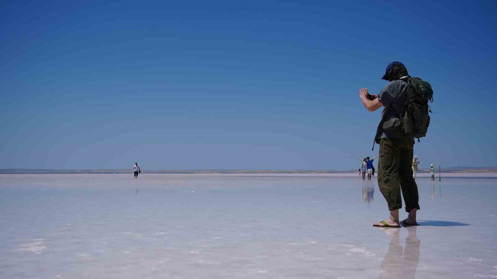 tuz golu pembe renge burundu turistler bolgeye akin etti 7 cDUHJtis
