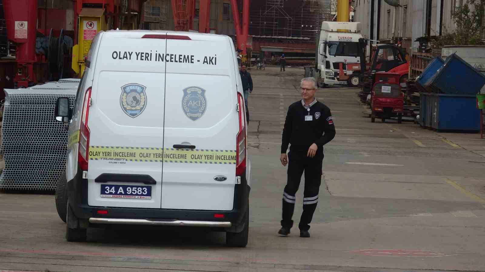 Tuzla’da tersanede iskele çöktü: 2 işçi yaralandı 5 tuzlada tersanede iskele coktu 2 isci yaralandi 1 lTqlMW9O