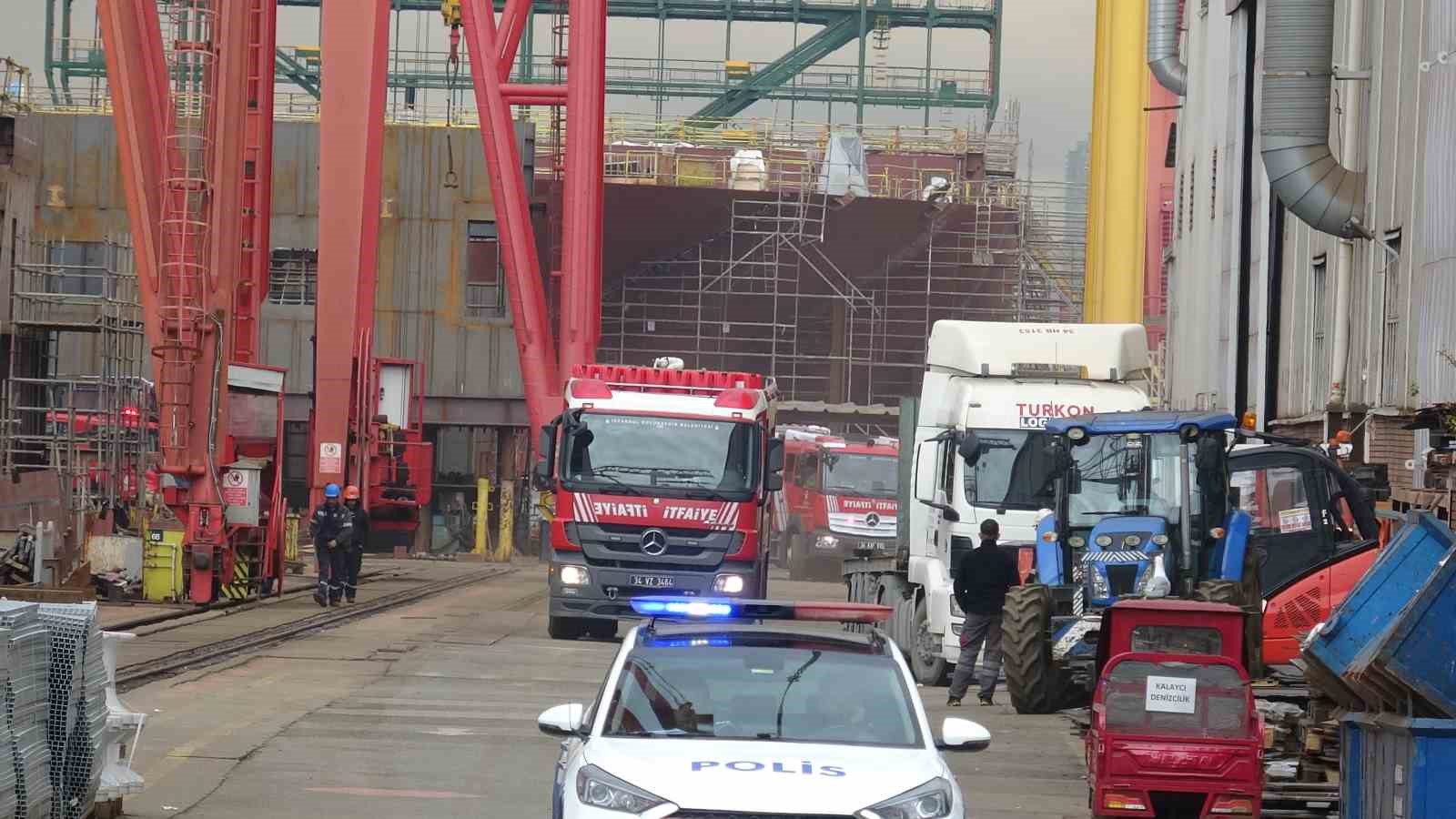 Tuzla’da tersanede iskele çöktü: 2 işçi yaralandı 9 tuzlada tersanede iskele coktu 2 isci yaralandi 5 Ct2vVn14