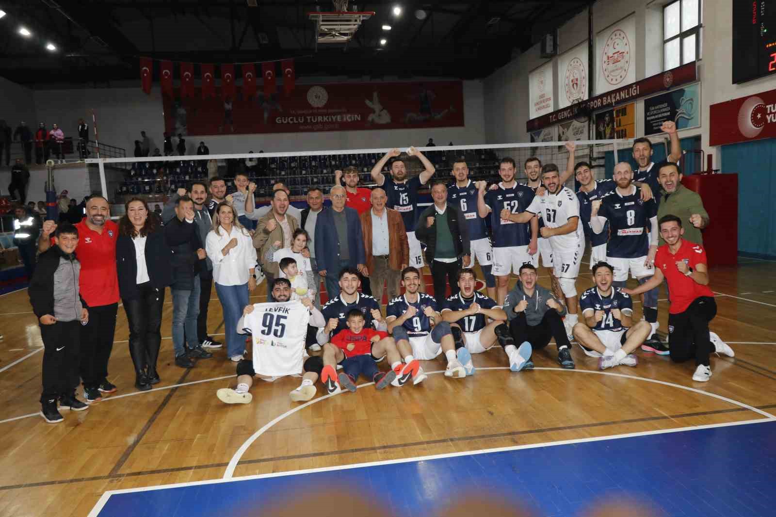 TVF Erkekler 1. Lig: Düzce Belediyesi Spor Akademisi: 3 - Fenerbahçe Spor Kulübü: 0 12 tvf erkekler 1 lig duzce belediyesi spor akademisi 3 fenerbahce spor kulubu 0 2JWBS6fD