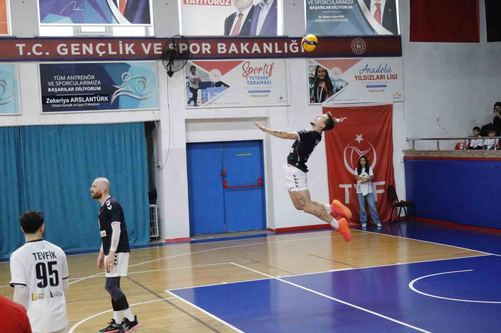 TVF Erkekler 1. Lig: Düzce Belediyesi Spor Akademisi: 3 - Fenerbahçe Spor Kulübü: 0 10 tvf erkekler 1 lig duzce belediyesi spor akademisi 3 fenerbahce spor kulubu 0 c8AaHslS