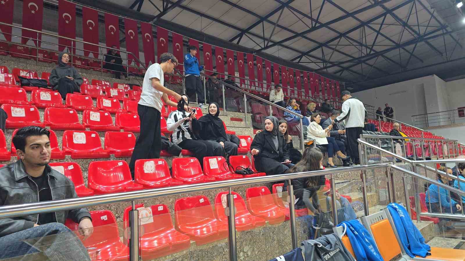 tvf erkekler 1 ligi duzce belediyesi spor akademisi rakibini 3 0la gecti 3 AzVdLlnU