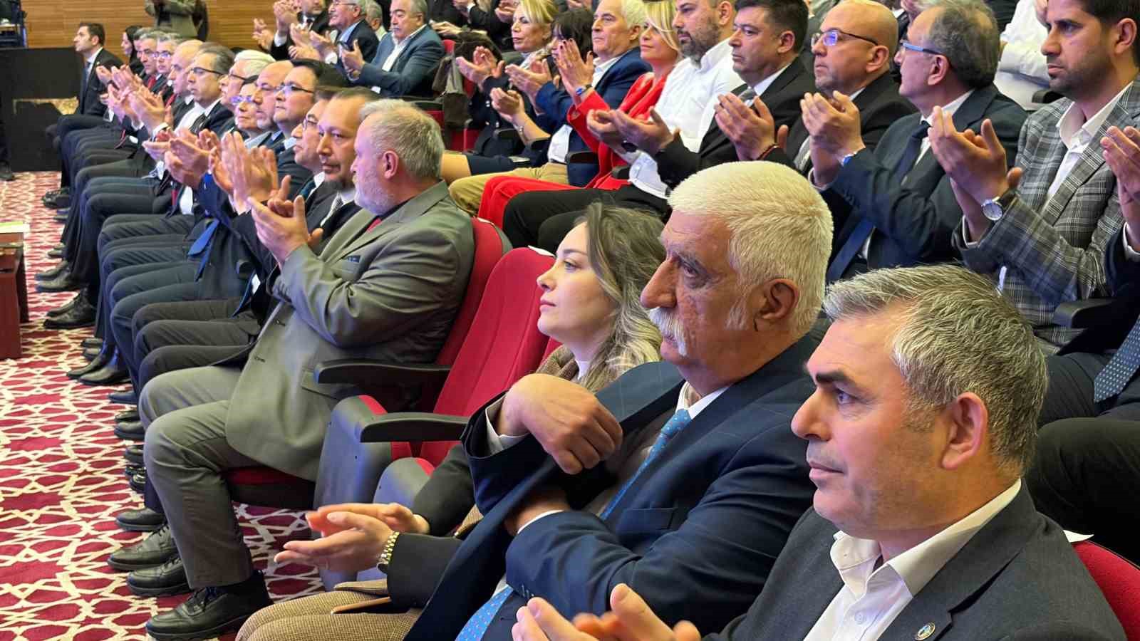 tvhb baskani eroglu saglikli toplum hedefini gerceklestirmek icin mutlaka veteriner hekimlik hizmetlerine ihtiyac var DZj9ljAc