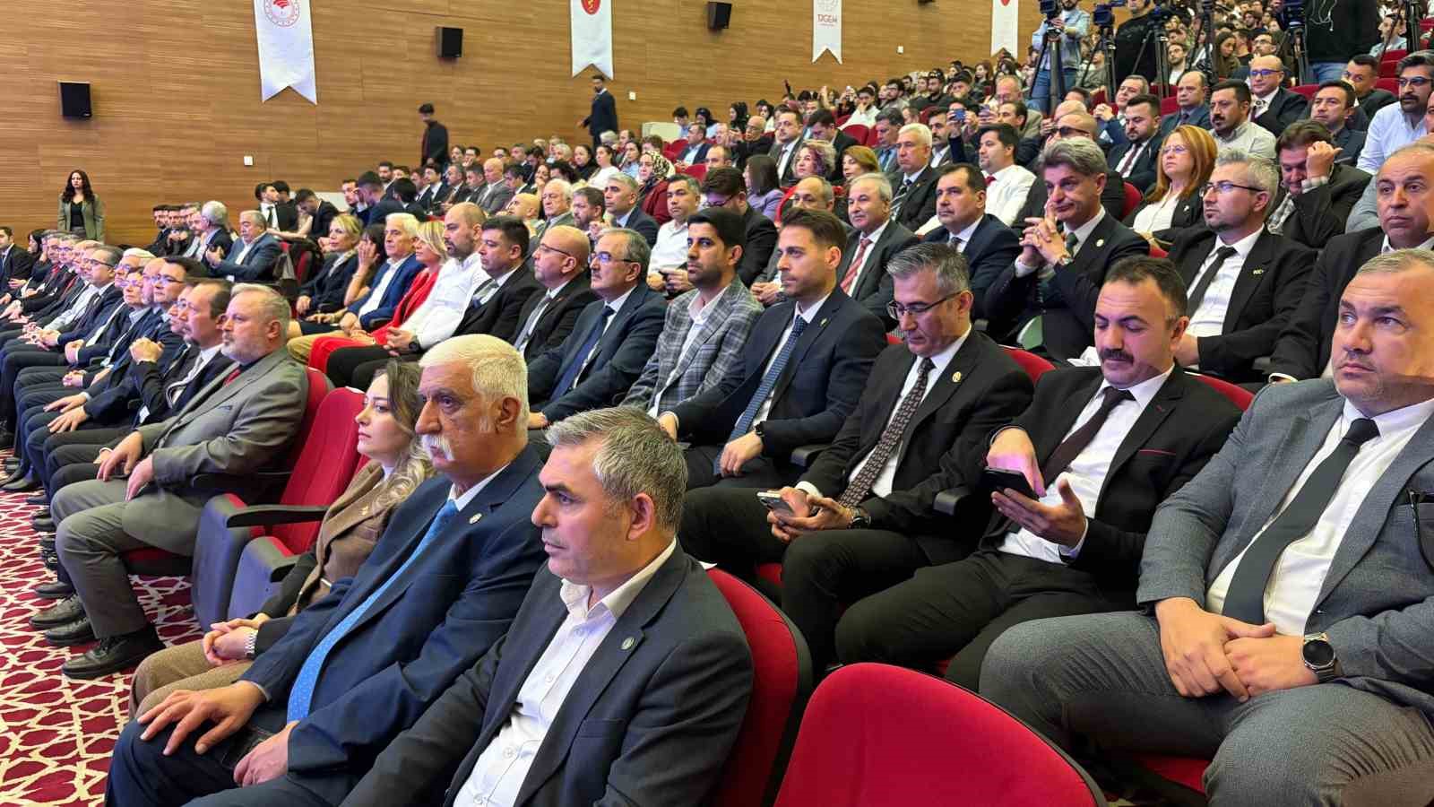 tvhb baskani eroglu saglikli toplum hedefini gerceklestirmek icin mutlaka veteriner hekimlik hizmetlerine ihtiyac var ny97UL4O