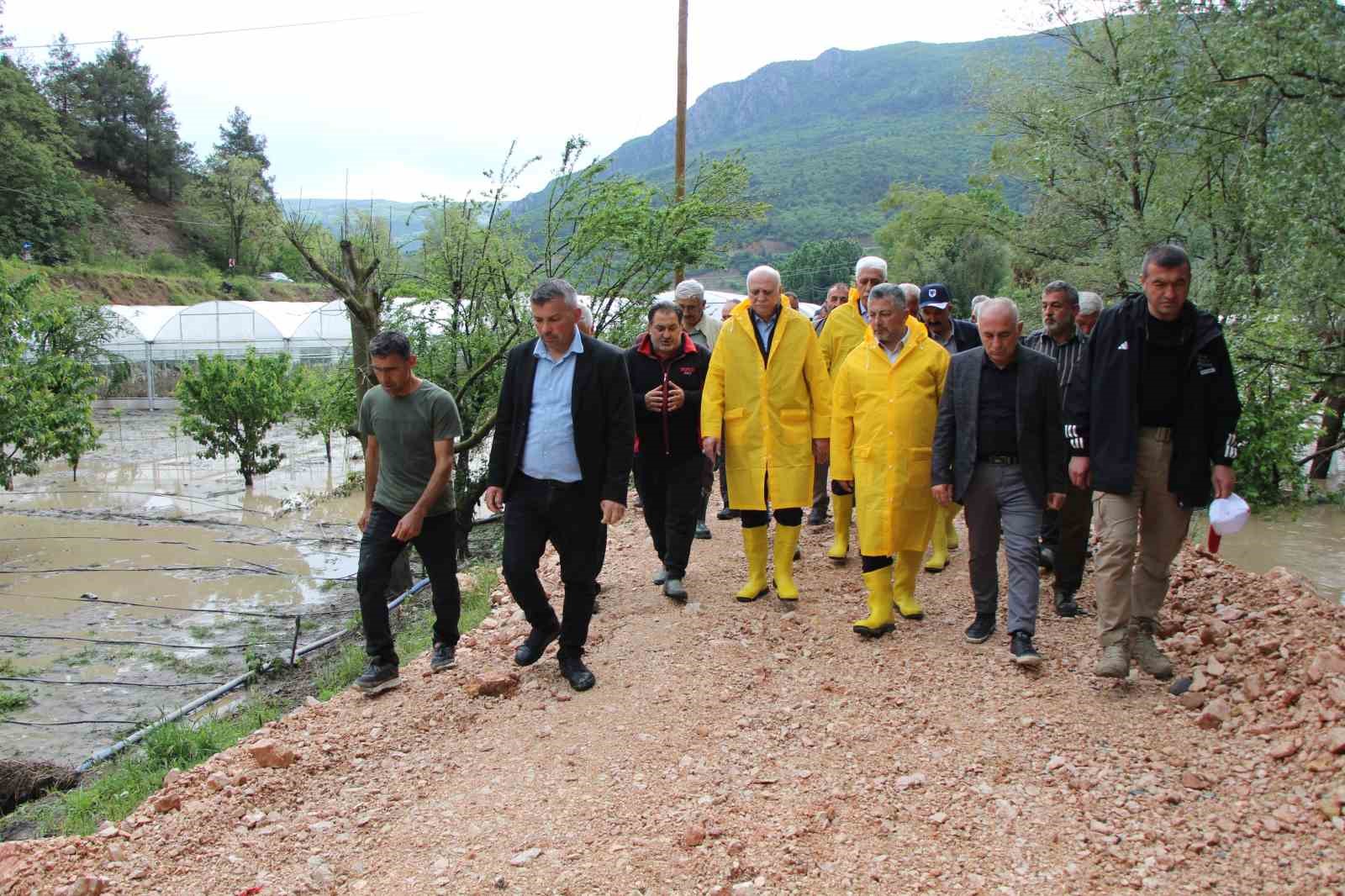 tzob genel baskani bayraktar amasyada sel felaketinden zarar goren ureticilerimiz devlet destegi istiyor 9 kiX2fFFp