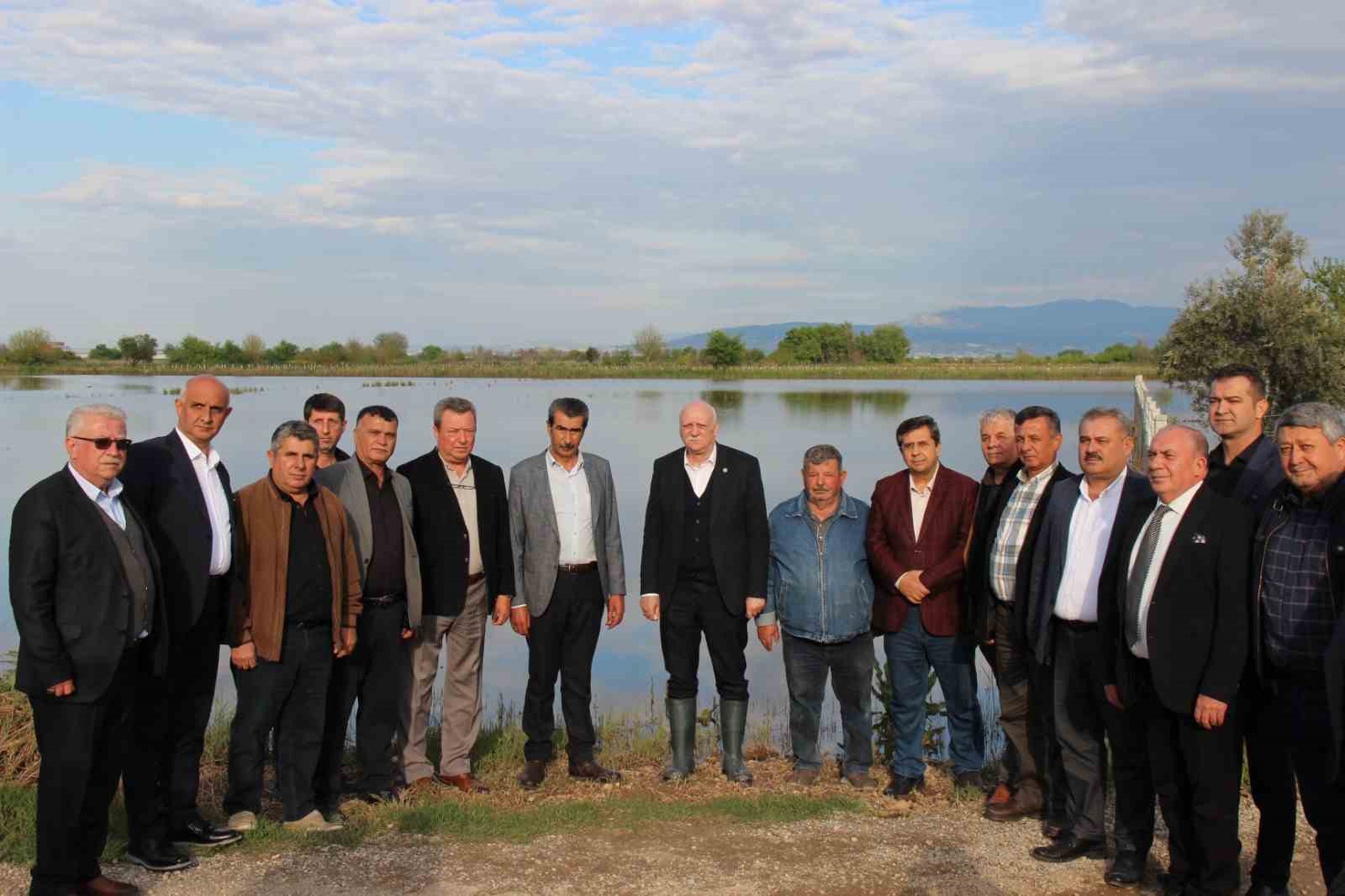 TZOB Genel Başkanı Bayraktar, Manisa’da su altında kalan tarım arazilerini inceledi, destek çağrısı yaptı 14 tzob genel baskani bayraktar manisada su altinda kalan tarim arazilerini inceledi destek cagrisi yapti Ob6evAzT