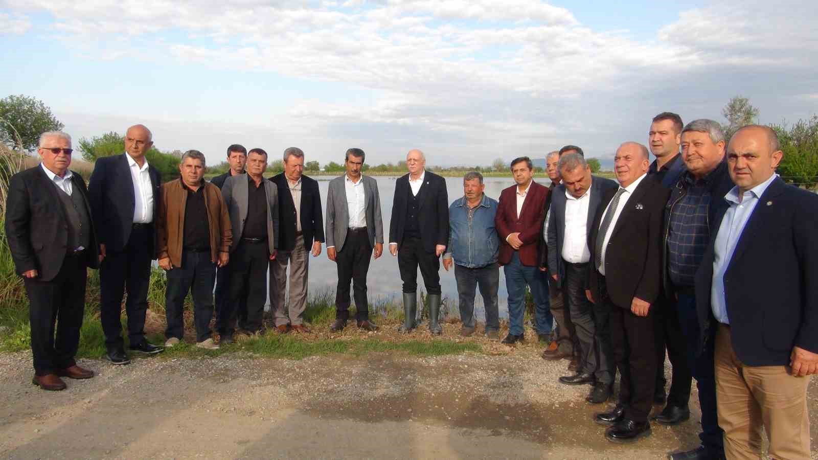 TZOB Genel Başkanı Bayraktar, Manisa’da su altında kalan tarım arazilerini inceledi, destek çağrısı yaptı 10 tzob genel baskani bayraktar manisada su altinda kalan tarim arazilerini inceledi destek cagrisi yapti WsuVcG3d
