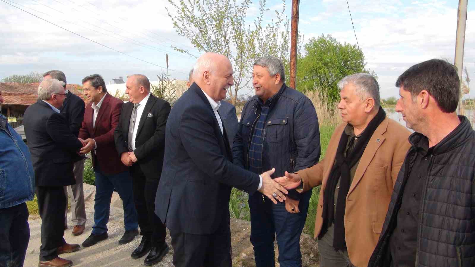 TZOB Genel Başkanı Bayraktar, Manisa’da su altında kalan tarım arazilerini inceledi, destek çağrısı yaptı 8 tzob genel baskani bayraktar manisada su altinda kalan tarim arazilerini inceledi destek cagrisi yapti jQ1cejlS