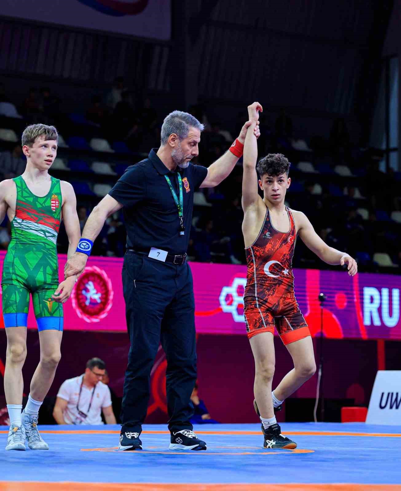 u17 avrupa sampiyonasinda samil sahandan bronz madalya 2 MC6956IY