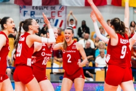 u18-kadin-milli-voleybol-takimi-avrupa-ikincisi-I6NqkU2E.jpg
