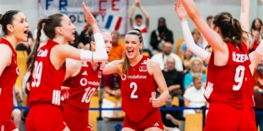 u18-kadin-milli-voleybol-takimi-avrupa-ikincisi-I6NqkU2E.jpg