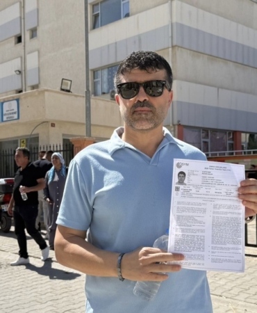 uc-cocugunu-universiteli-yapti-simdi-kendi-hayali-icin-yks-siralarinda-n9ZfHs6I.jpg