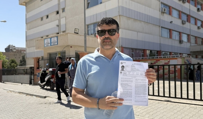 uc-cocugunu-universiteli-yapti-simdi-kendi-hayali-icin-yks-siralarinda-n9ZfHs6I.jpg