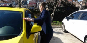 uc-cocuk-annesi-taksi-soforluguyle-hem-ailesinin-gecimine-katki-sagliyor-hem-de-kadinlara-ornek-n7pSJXjc.jpg