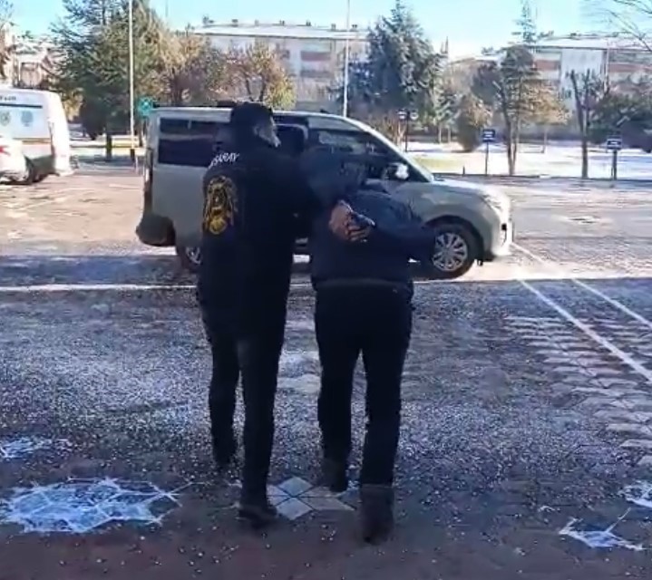 uc evi soydu 13 kilometrelik alanda 90 kamera incelenerek yakalandi 2 N3RUE9Fj