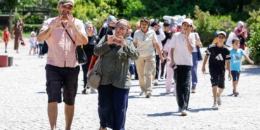 uc-nesil-dogal-yasam-parkinda-bulustu-nmVu3Msm.jpg