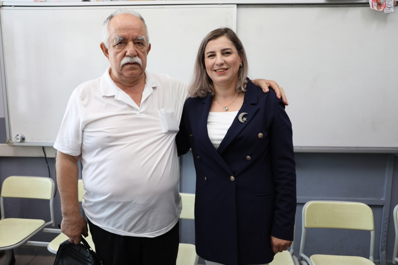 Üç nesli bir araya getiren duygu yüklü buluşma 7 uc nesli bir araya getiren duygu yuklu bulusma 3 VVUOSQj4