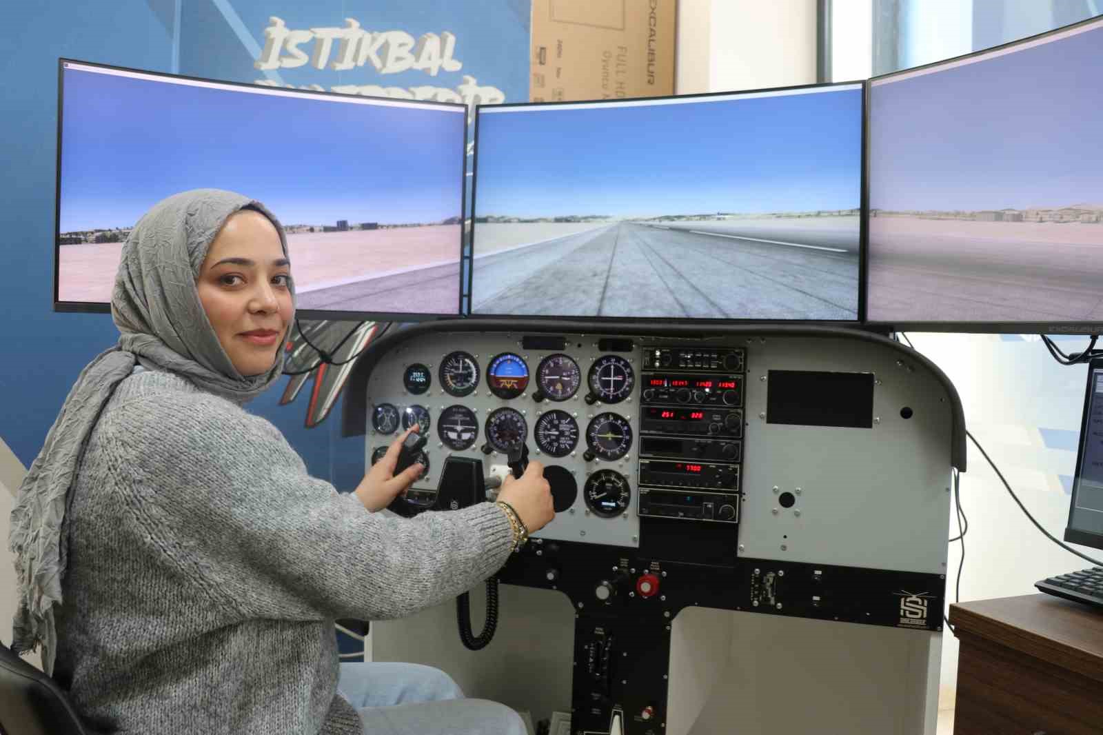 Uçağa binmeden pilot gibi uçuyorlar, simülasyon ile gökyüzüne hazırlanıyorlar 4 ucaga binmeden pilot gibi ucuyorlar simulasyon ile gokyuzune hazirlaniyorlar 0 FfXdfYqi
