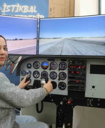ucaga-binmeden-pilot-gibi-ucuyorlar-simulasyon-ile-gokyuzune-hazirlaniyorlar-PSFVFOOp.jpg