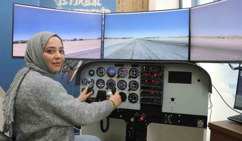 ucaga-binmeden-pilot-gibi-ucuyorlar-simulasyon-ile-gokyuzune-hazirlaniyorlar-PSFVFOOp.jpg