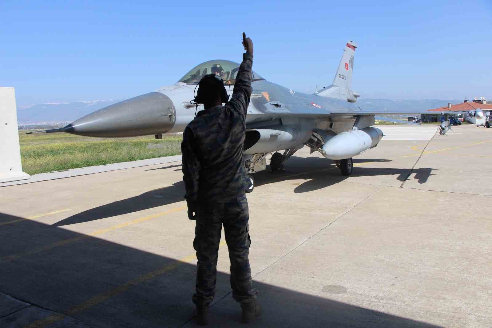 ucak kazasinda merzifon 5 ana jet ussu 10 sehit verdi 2 YQqZe6ZE