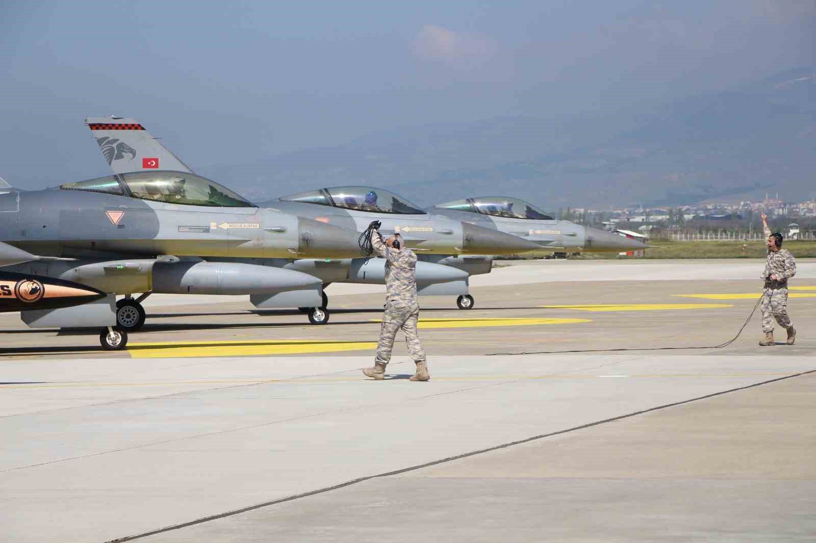 ucak kazasinda merzifon 5 ana jet ussu 10 sehit verdi 3 EqWr5XaT