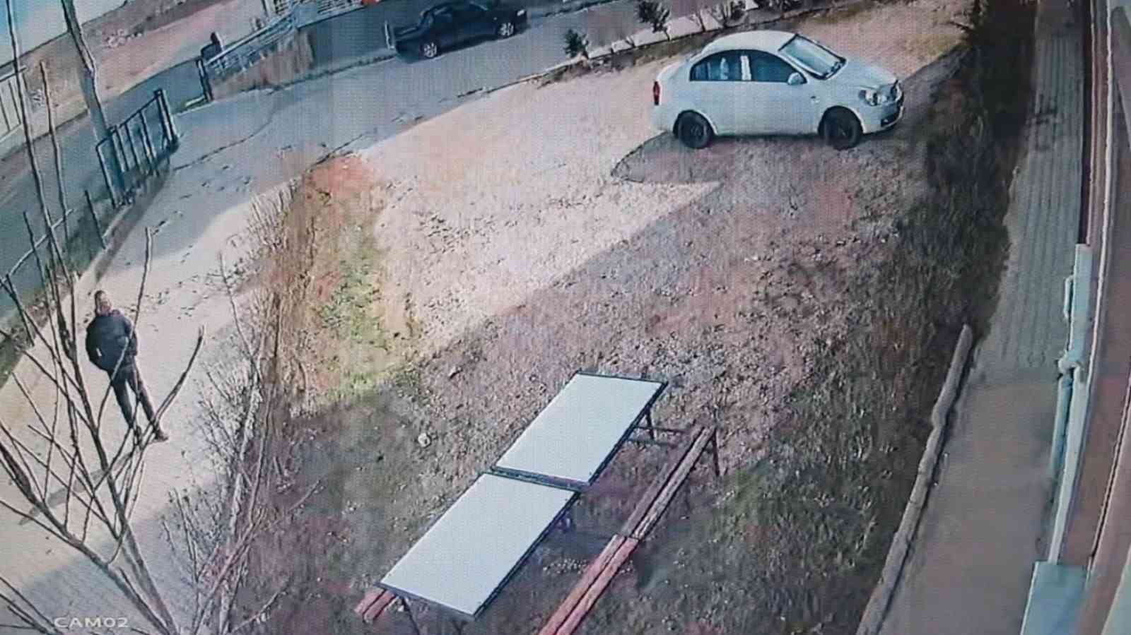ucan catinin altinda kalmaktan saniyelerle kurtuldu 4 ce9bb8WG