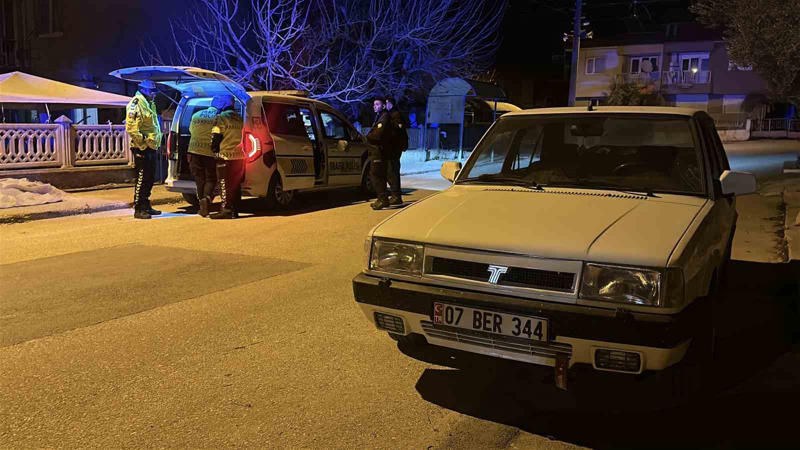 Üçüncü kez alkolden yakalanmamak için polisin üstüne araç sürüp kaçtı, yarım milyon lira ceza yedi 9 ucuncu kez alkolden yakalanmamak icin polisin ustune arac surup kacti yarim milyon lira ceza 4jawGRGP