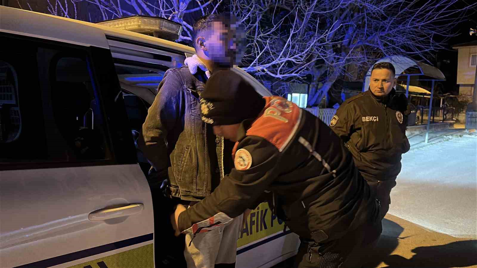 Üçüncü kez alkolden yakalanmamak için polisin üstüne araç sürüp kaçtı, yarım milyon lira ceza yedi 7 ucuncu kez alkolden yakalanmamak icin polisin ustune arac surup kacti yarim milyon lira ceza WFV4qWFu