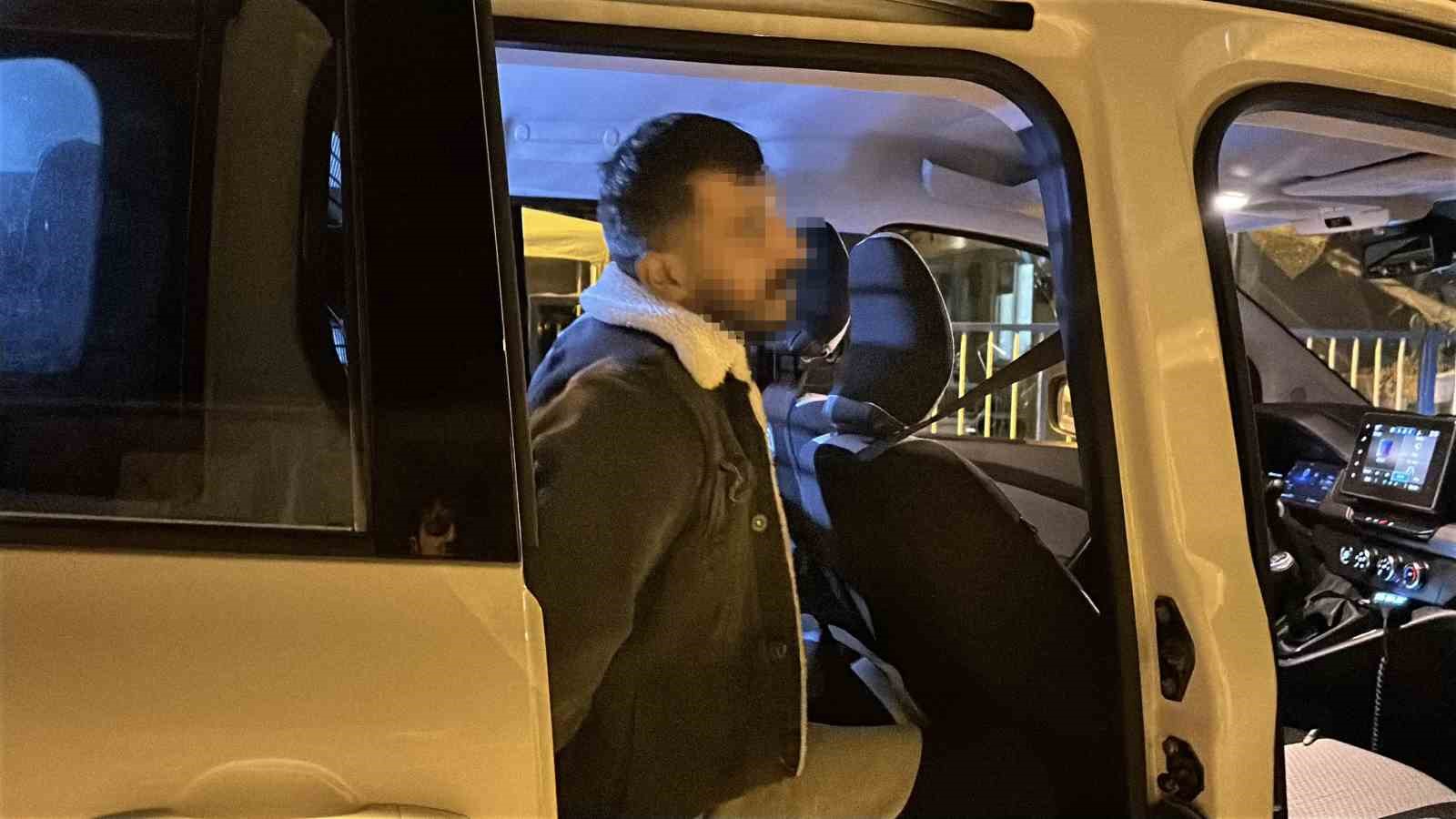 Üçüncü kez alkolden yakalanmamak için polisin üstüne araç sürüp kaçtı, yarım milyon lira ceza yedi 8 ucuncu kez alkolden yakalanmamak icin polisin ustune arac surup kacti yarim milyon lira ceza