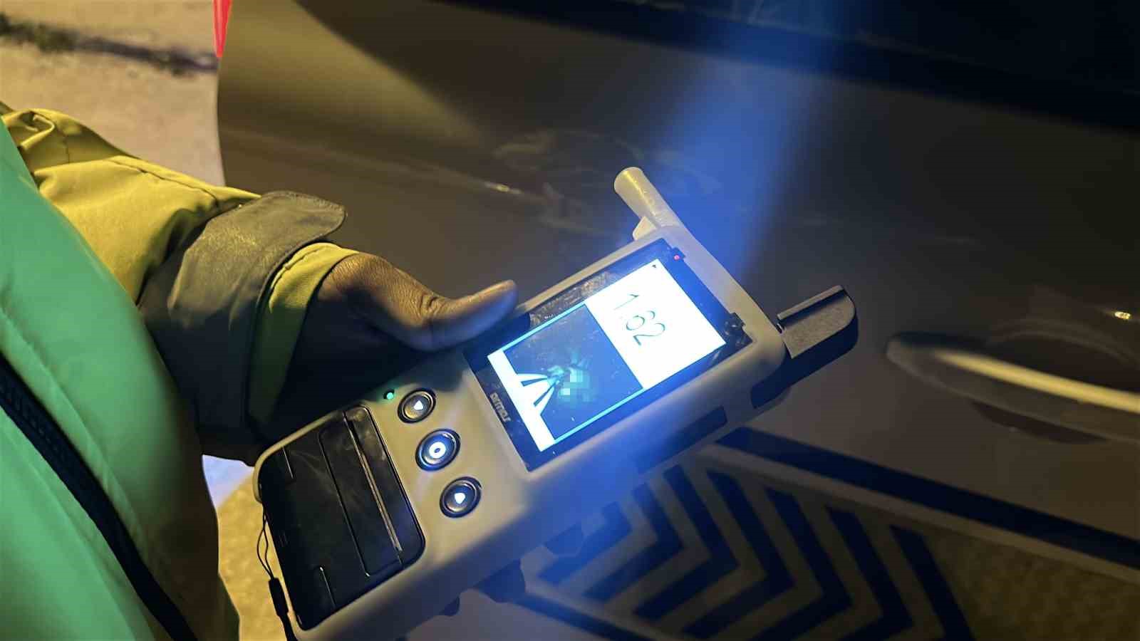 Üçüncü kez alkolden yakalanmamak için polisin üstüne araç sürüp kaçtı, yarım milyon lira ceza yedi 6 ucuncu kez alkolden yakalanmamak icin polisin ustune arac surup kacti yarim milyon lira ceza qWDMzDWp