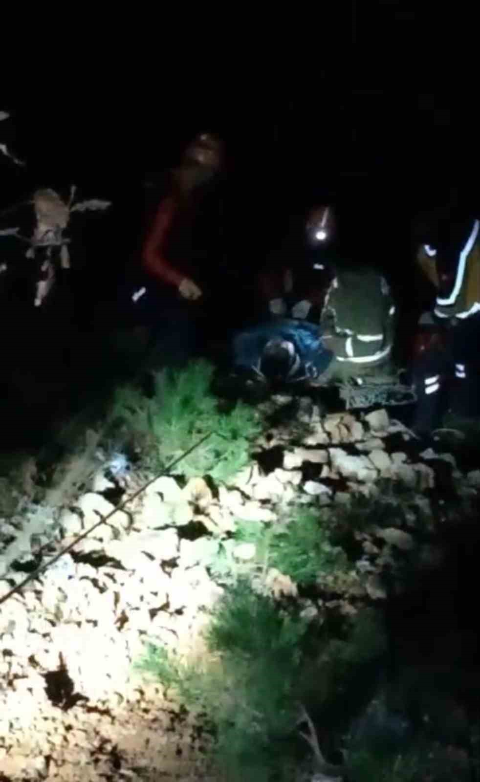 ucuruma yuvarlanan motosikletliyi ekipler kurtardi 1 zCddbJ1V