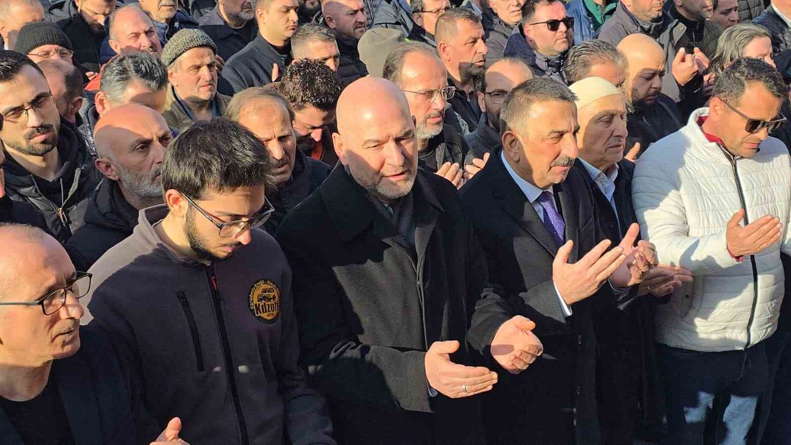 ucurumdan yuvarlanarak hayatini kaybeden is adami topraga verildi 3