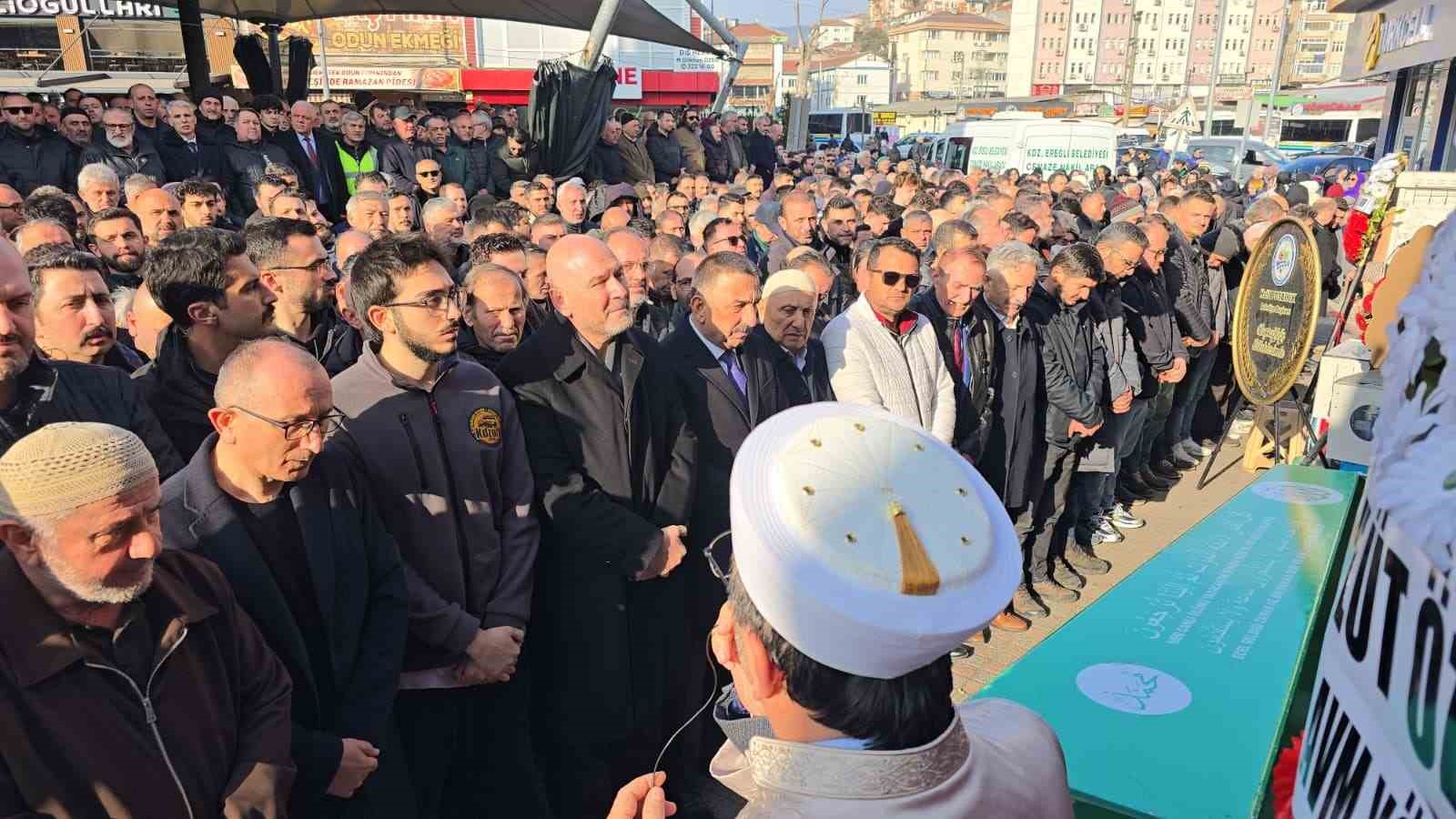 ucurumdan yuvarlanarak hayatini kaybeden is adami topraga verildi 4 8VjKhhS2