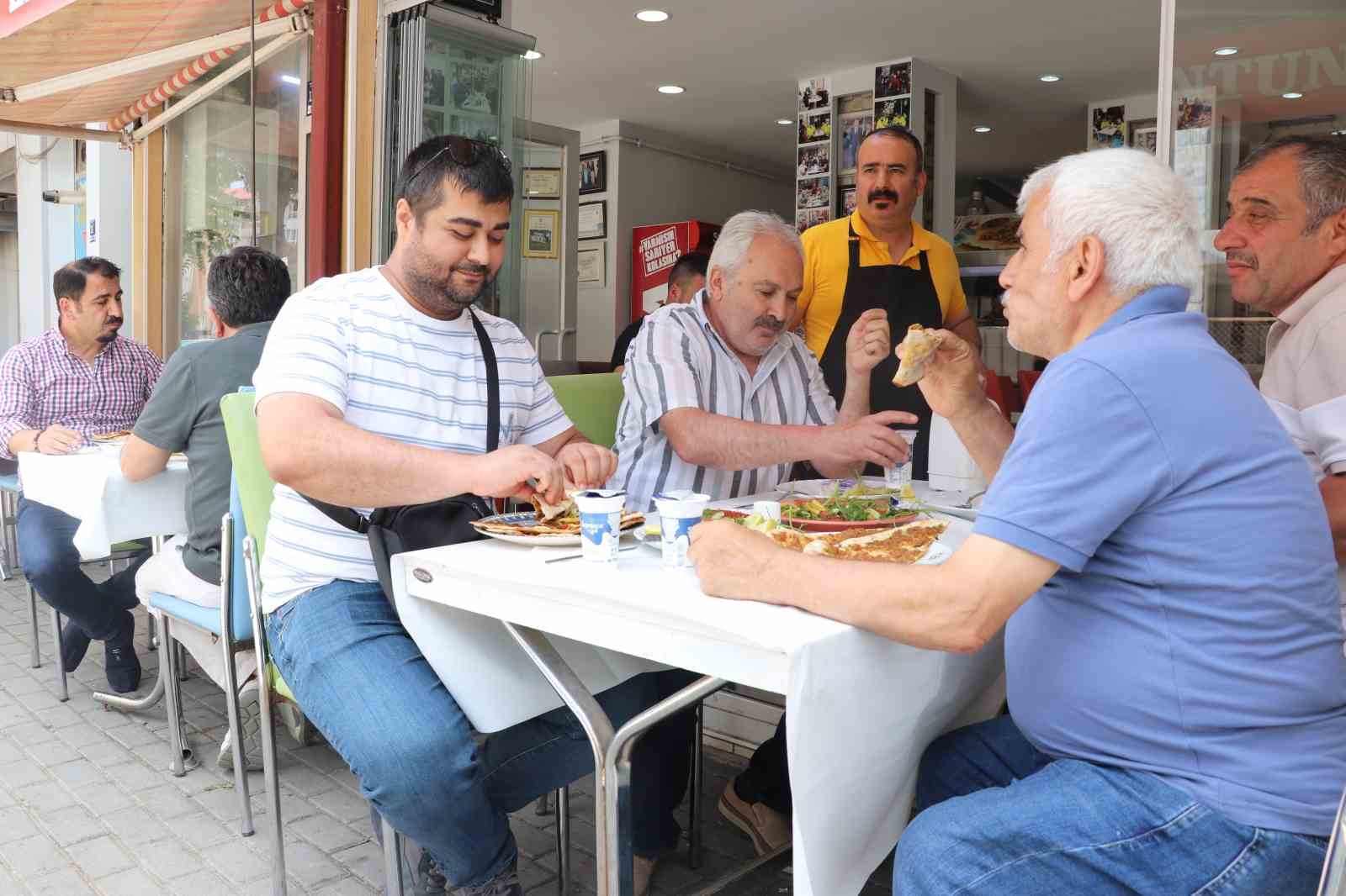ucuza lahmacun sattigi icin sikayet edilen esnaf yuzde 15 karla satiyorum 1 kbJK3YAH