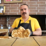 ucuza-lahmacun-sattigi-icin-sikayet-edilen-esnaf-yuzde-15-karla-satiyorum-HfaQHRe9.jpg