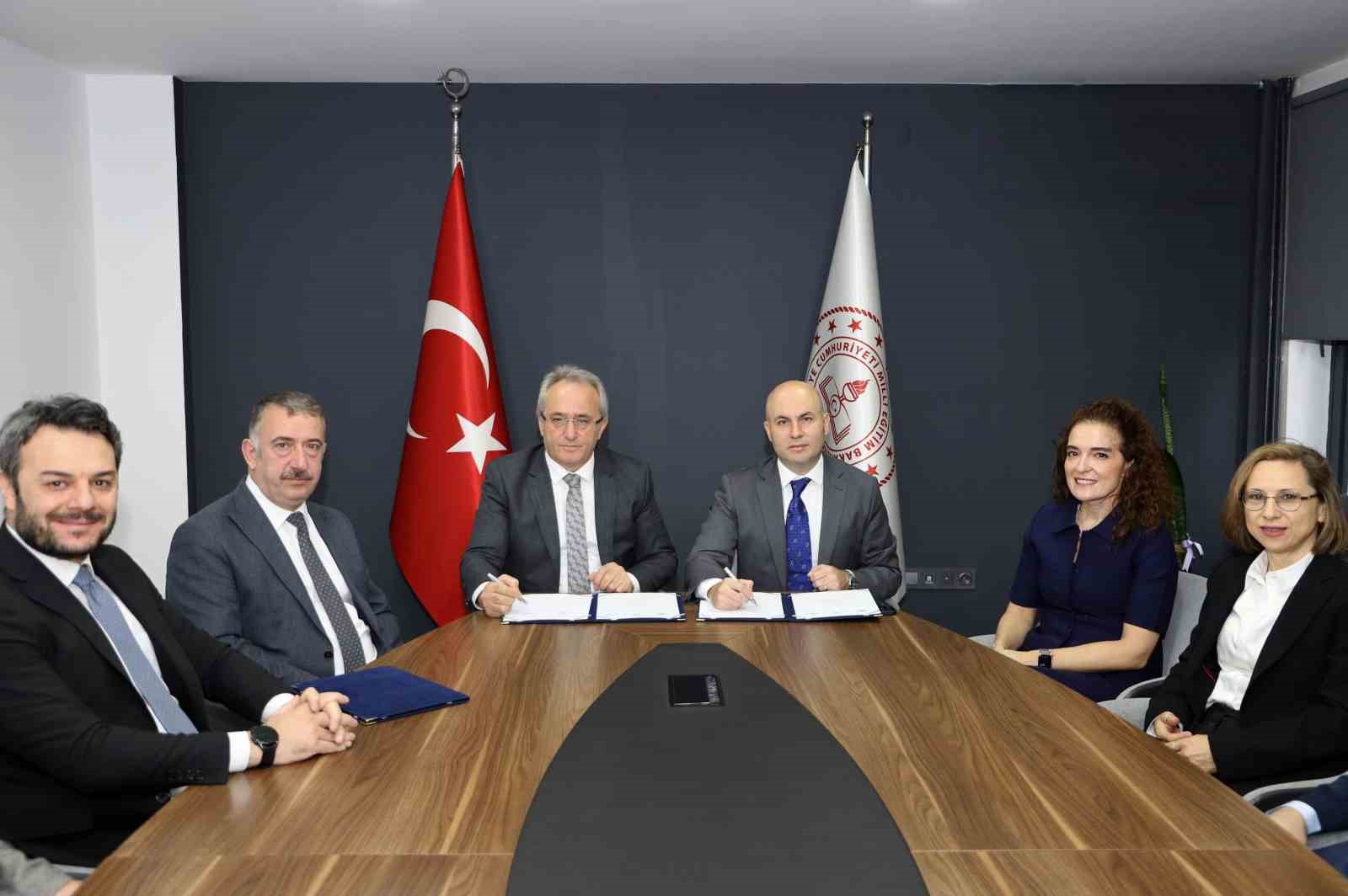 uedas ile bursa il milli egitim mudurlugu arasinda is birligi protokolu imzalandi 1 fL59aq3J