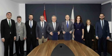 uedas-ile-bursa-il-milli-egitim-mudurlugu-arasinda-is-birligi-protokolu-imzalandi-fWqSzyZH.jpg