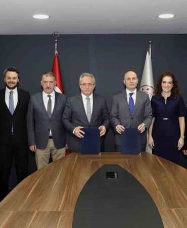 uedas-ile-bursa-il-milli-egitim-mudurlugu-arasinda-is-birligi-protokolu-imzalandi-fWqSzyZH.jpg
