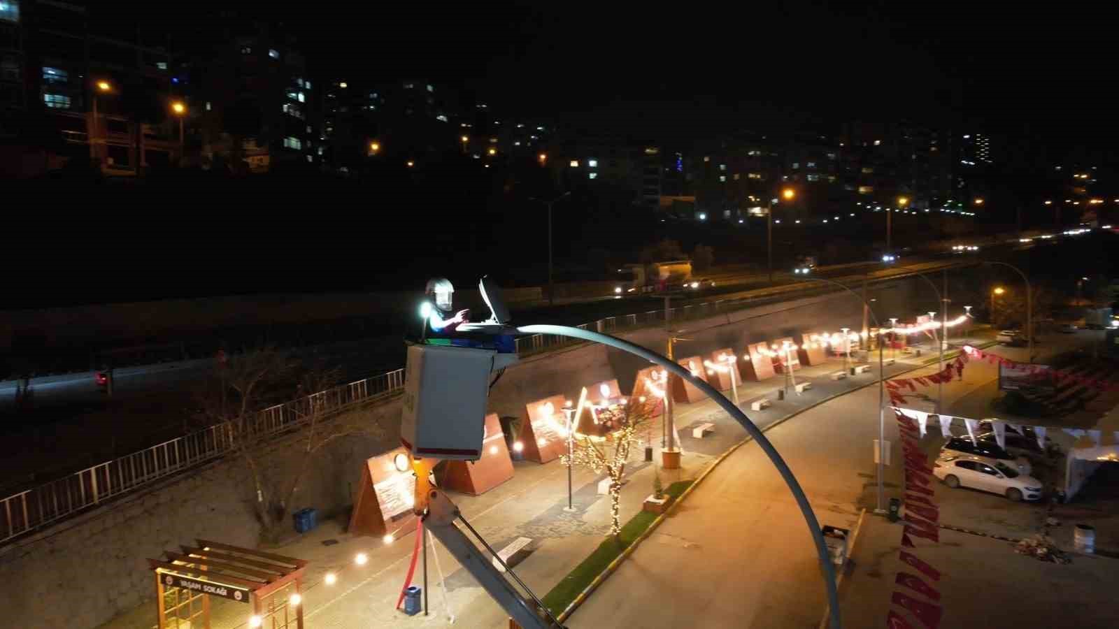 uedastan yeni yilda kesintisiz enerji mesaisi 0 Z8zL2BMe